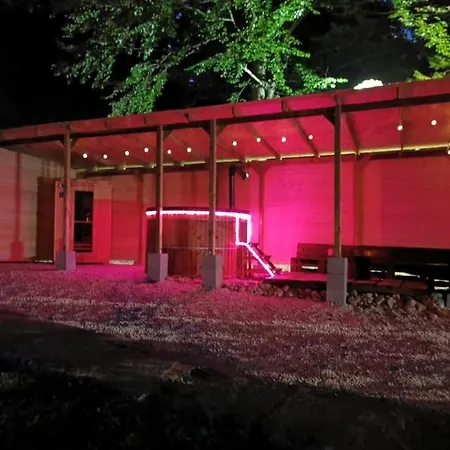 Deja Vu Szallas & Rendezveny Zirc Exterior photo