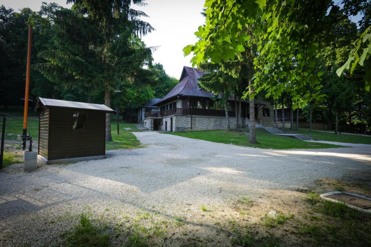 Camping Déjá Vu Szállás&rendezvény